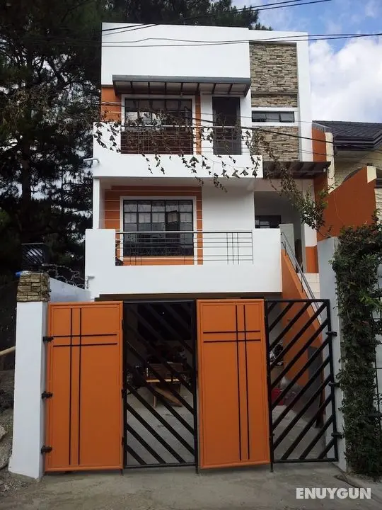 Noel's First Floor - Öne Çıkan Resim