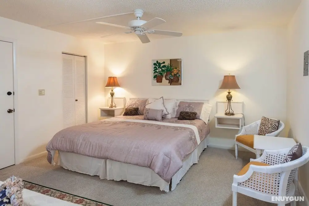 Nora's Bonita Beach & Tennis Condo - Oda