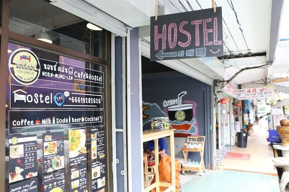 Norn Nung Len Cafe & Hostel - Konum Öne Çıkanlar