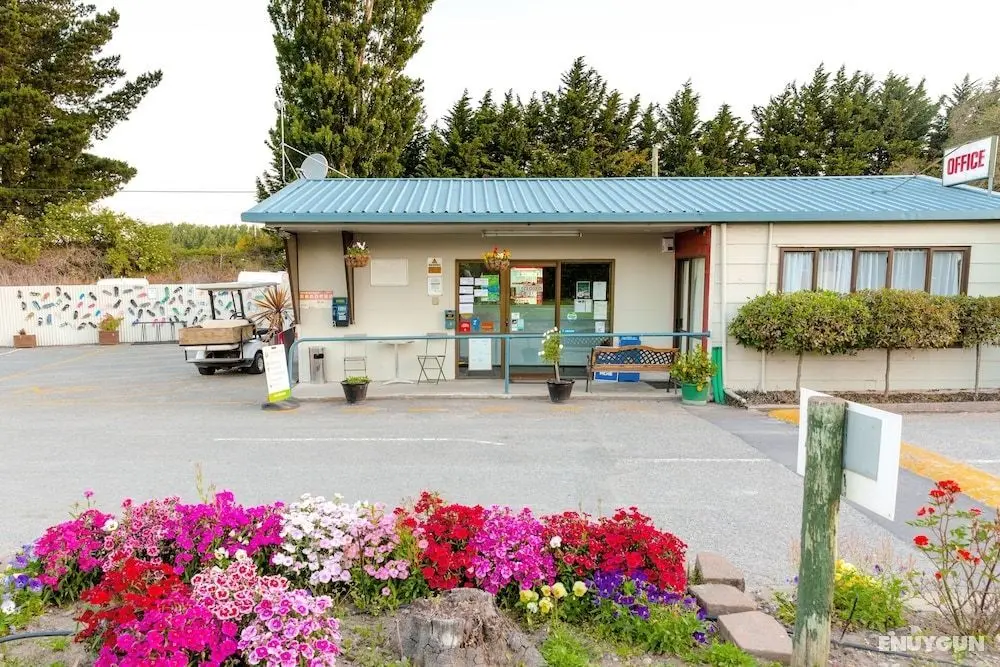 North South Holiday Park - Lobi