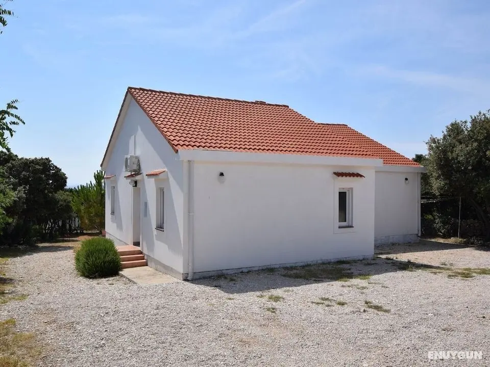 Not Detached Home With Private Terrace and Garden - Öne Çıkan Resim
