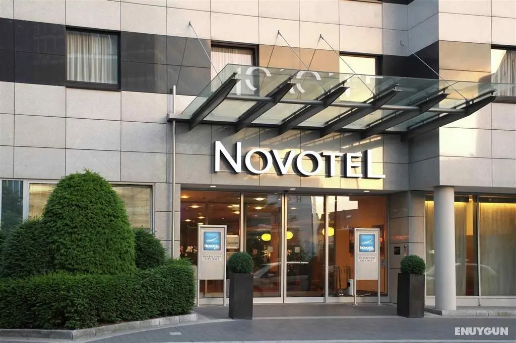 Novotel Düsseldorf City West - Genel