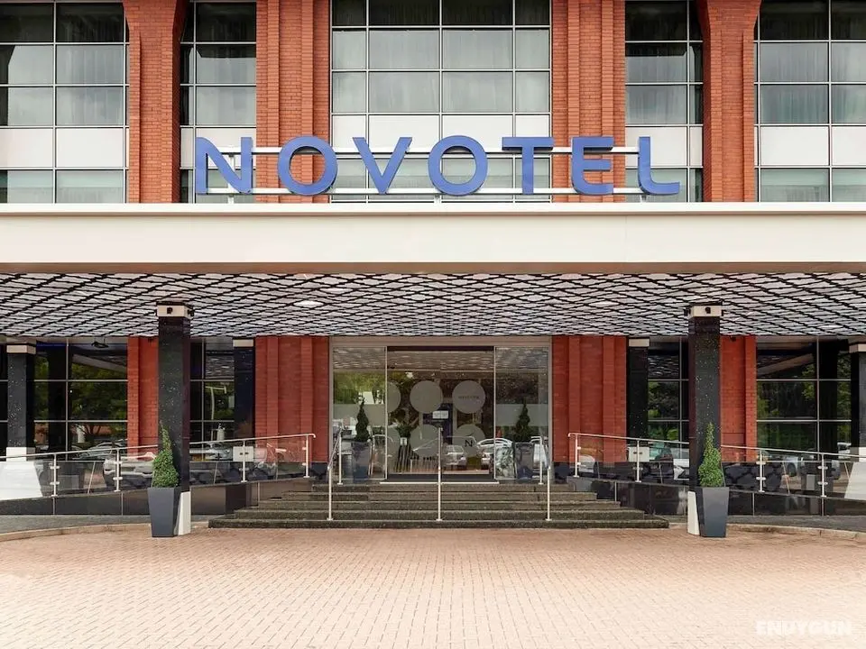 Novotel London Heathrow Airport T1 T2 and T3 - Öne Çıkan Resim