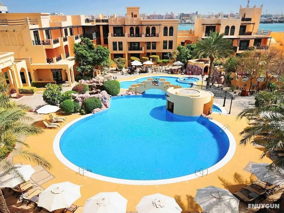Novotel Bahrain Al Dana Resort - Dış Mekan