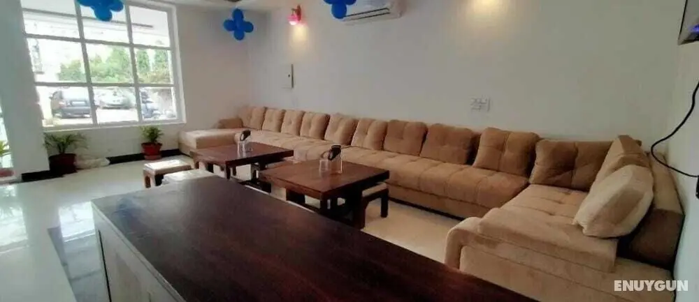 NRI GROUP OF HOTELS AND RESORTS - Lobi
