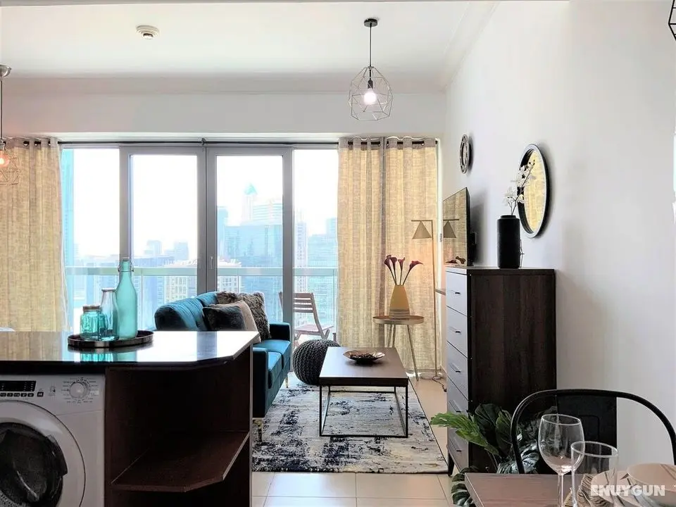 NY - Chic Studio Balcony in Downtown - Öne Çıkan Resim