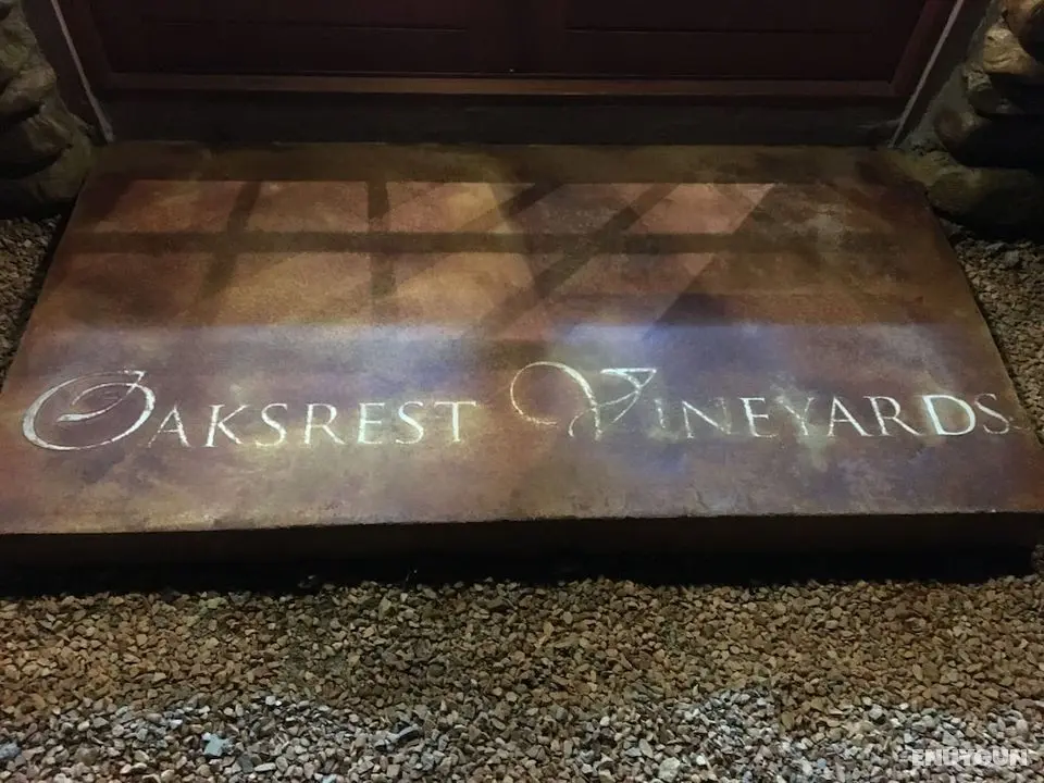Oaksrest Vineyards - Lobi