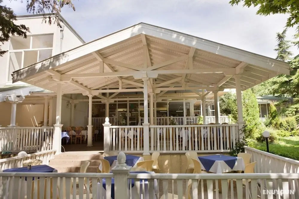 Hotel Oasis - Öne Çıkan Resim