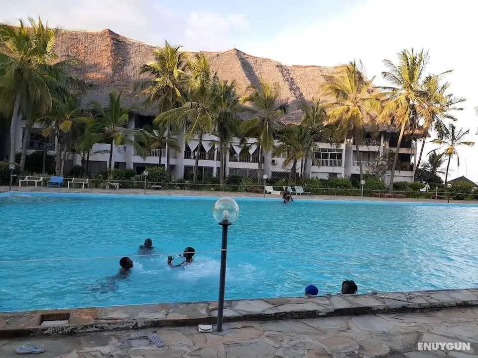Oasis Village - Öne Çıkan Resim