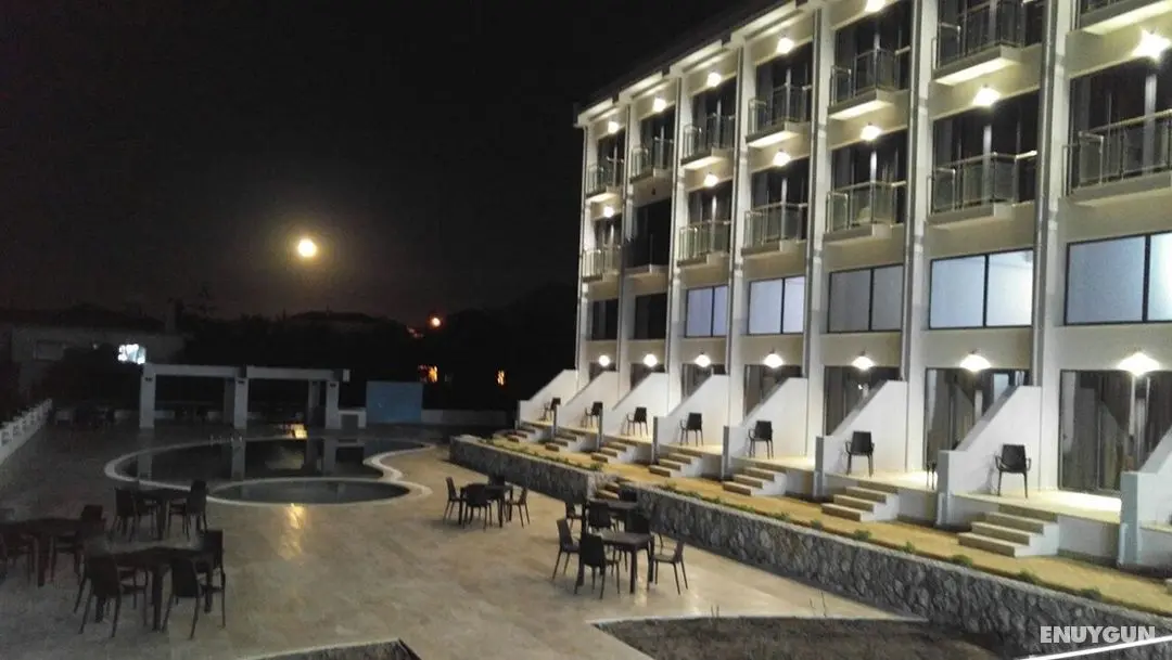 Oasis Hotel - Dış Mekan