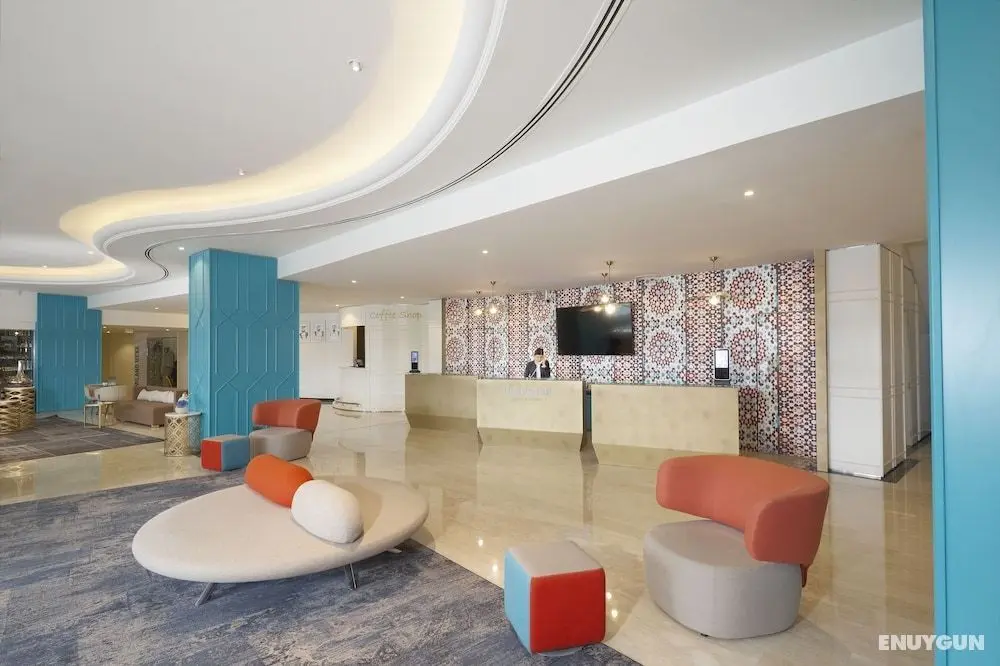 Occidental Sharjah Grand - Lobi
