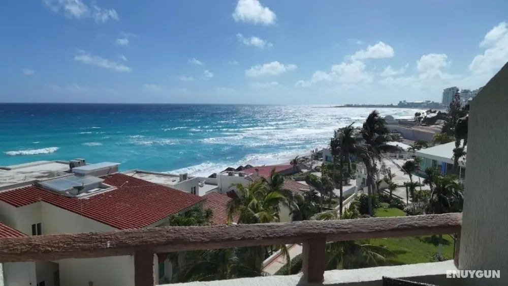 Ocean Front Suites by Rodero Condos - Oda Düzeni