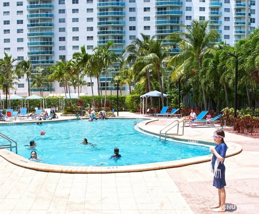 Ocean Reserve Luxury Condos Across from Sunny Isles Beach - Öne Çıkan Resim