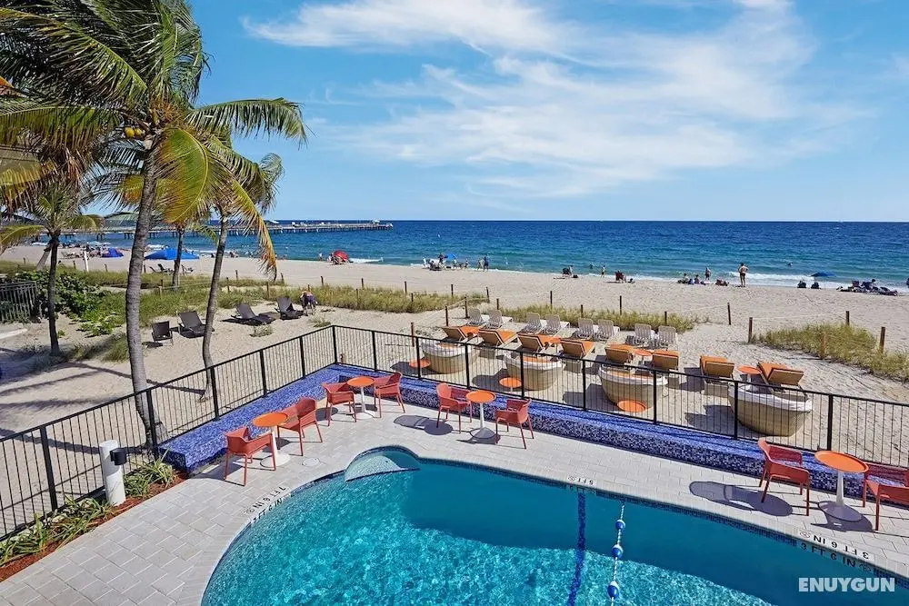 Ocean Treasure Beachside Suites - Havuz