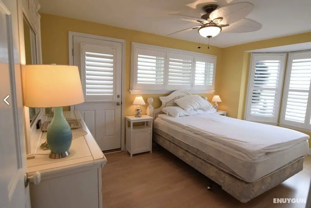 Oceanfront Avalon Home Steps Away From Town - Oda