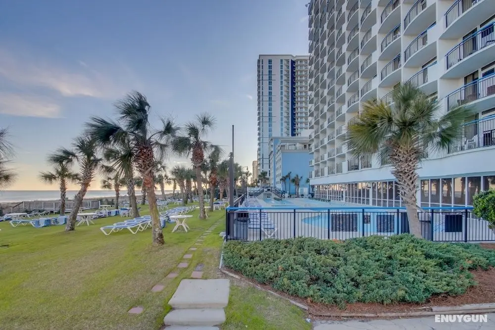 Oceanfront Boardwalk Condo w Private Balcony & Close to the Beach - Öne Çıkan Resim