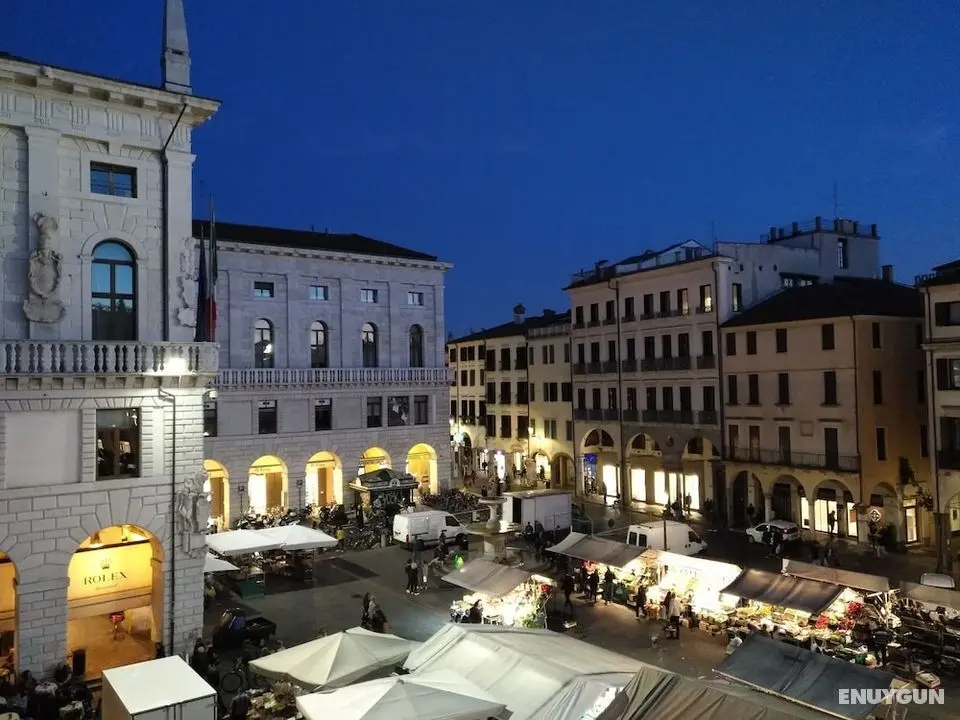 Officine Cavour Apartments - Konum Öne Çıkanlar