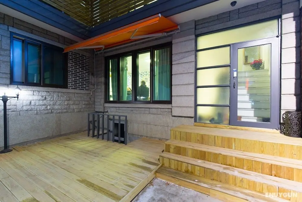 Oh Blue Guesthouse - Hostel - Dış Mekan
