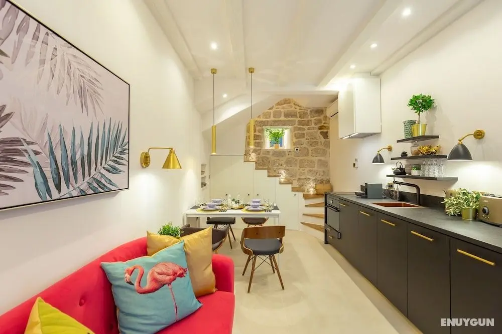 Old Town House With Lush Private Garden - Öne Çıkan Resim