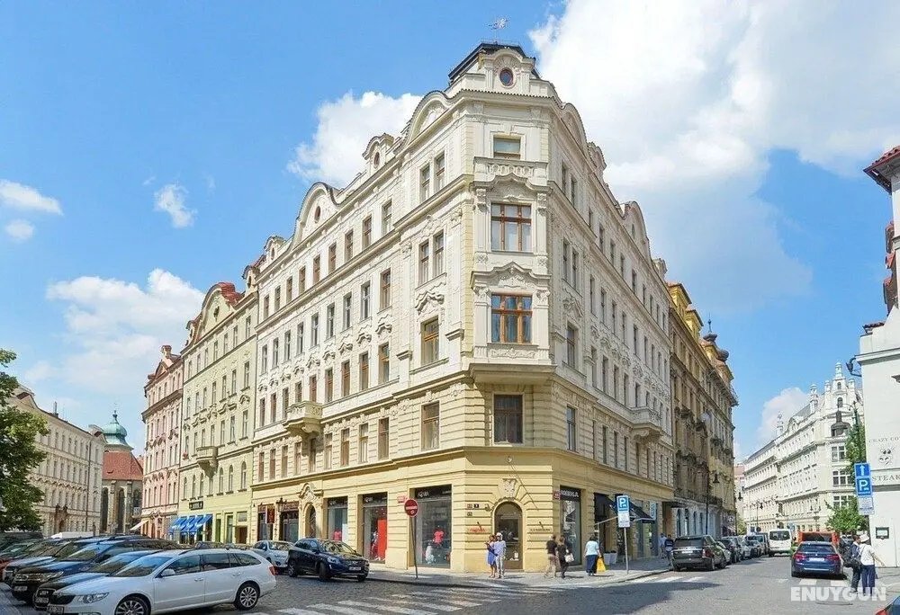 Old Town Square Corner Apartment - Dış Mekan