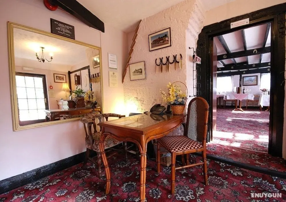 The Olde Forge Hotel - Lobi