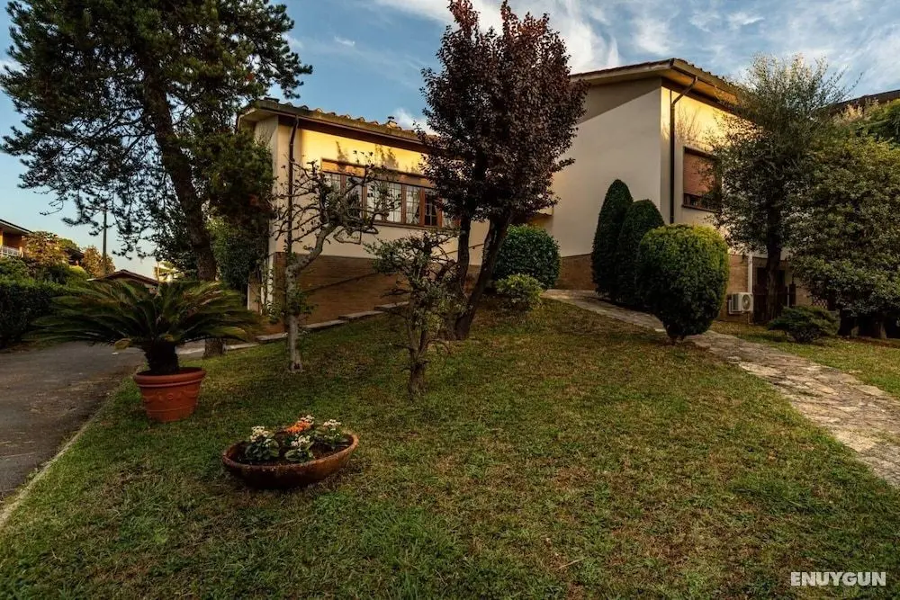 Villa Olivia a New Luxury Villa With Garden in Lucca Town Centre With Parking - Oda