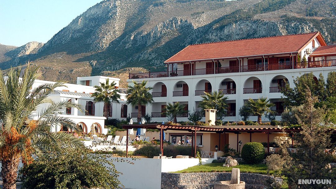 Onar Holiday Village