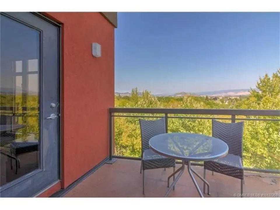 One of a Kind, Top Floor Apartment at Playa No 632 - Oda Düzeni
