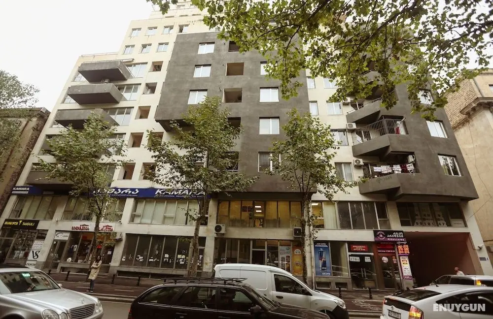 One Bedroom apartment for shopaholics - Öne Çıkan Resim