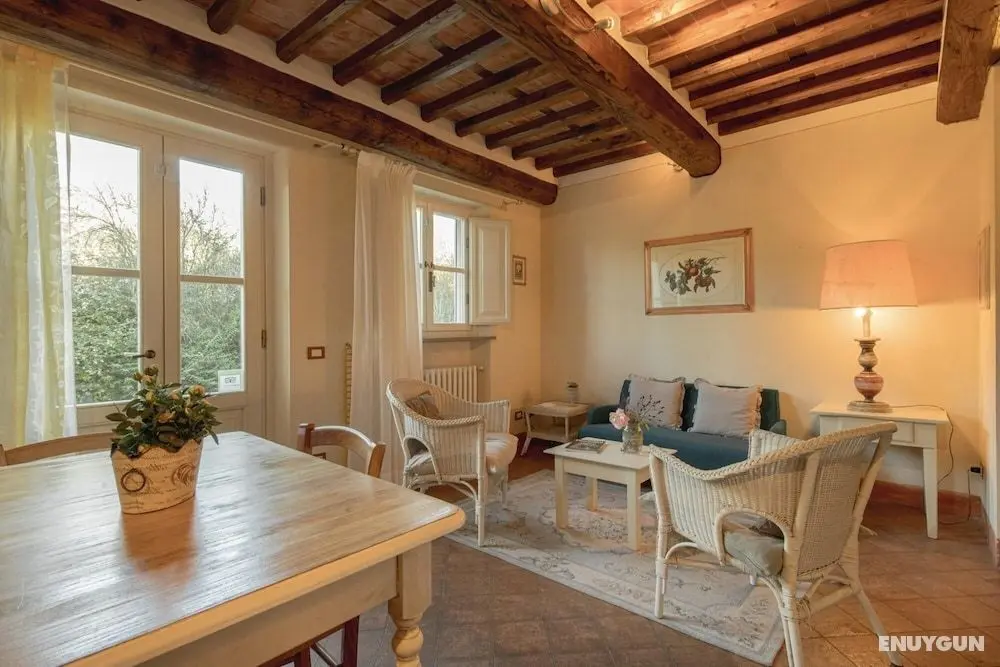 One Bedroom Farmhouse Apartment With Shared Pool in Fattoria Sardi Wine Resort in Lucca - Oda