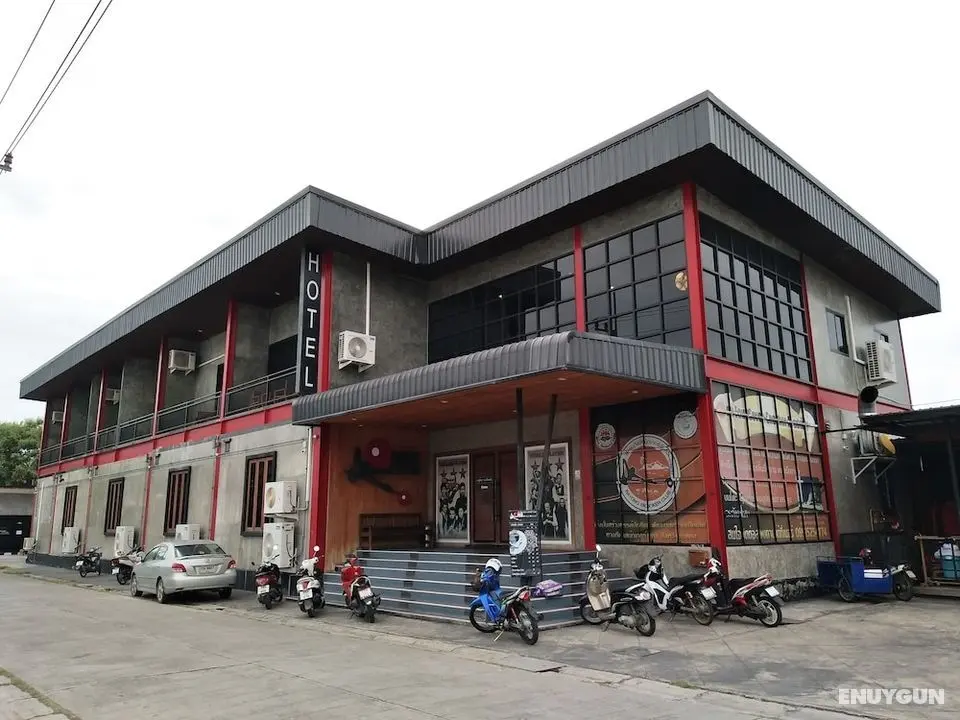 One Four Seven Hotel & Snooker Bar - Öne Çıkan Resim