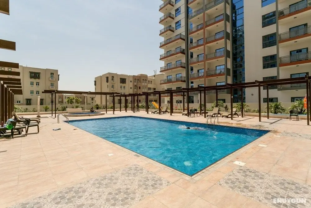 One Perfect Stay - Al Furjan - Havuz
