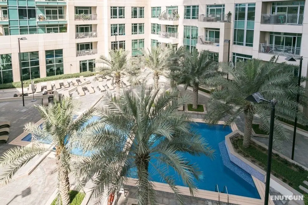 One Perfect Stay - Studio at Burj Views - Havuz