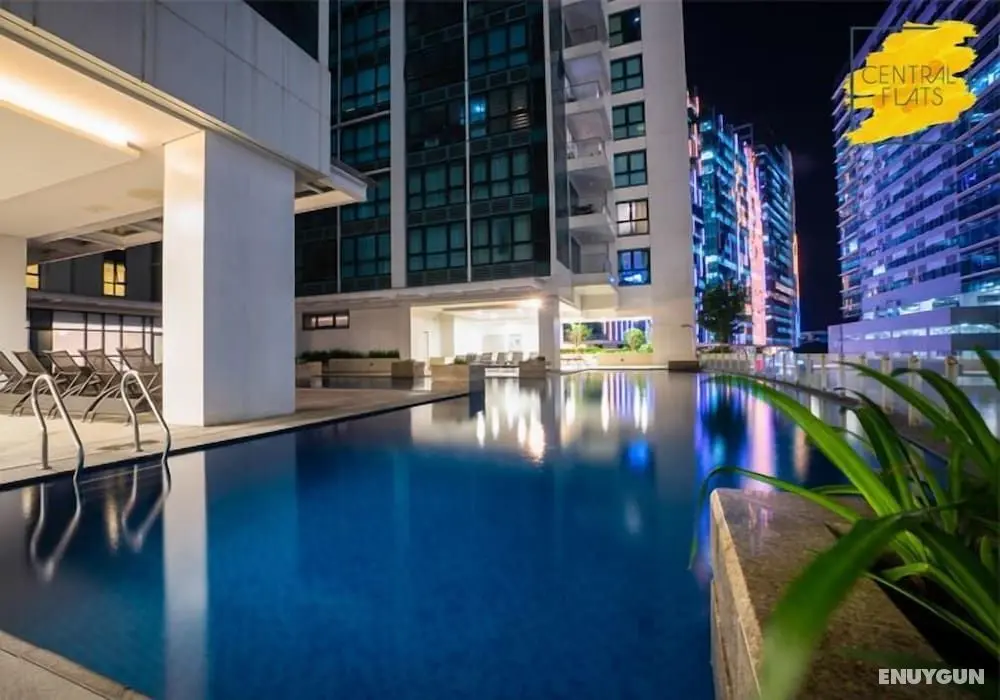 One Uptown Residences by Central Flats - Havuz