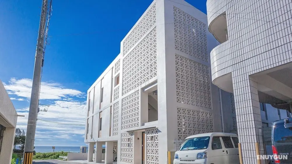 Onna Oceanview Suites - Dış Mekan