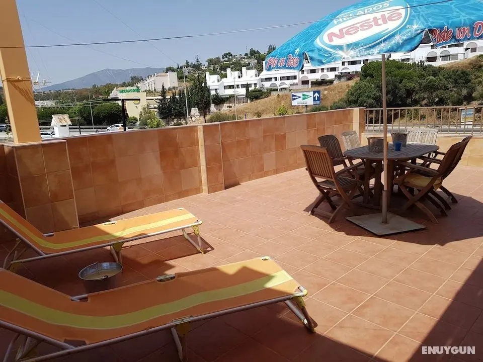 The Orange House - Dış Mekanlar