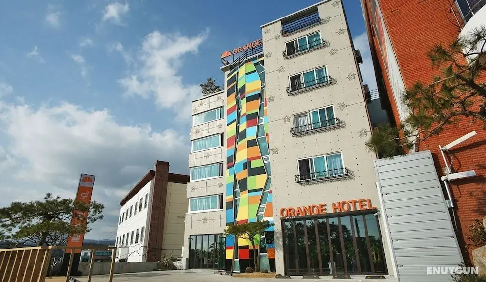 Orange Hotel - Öne Çıkan Resim