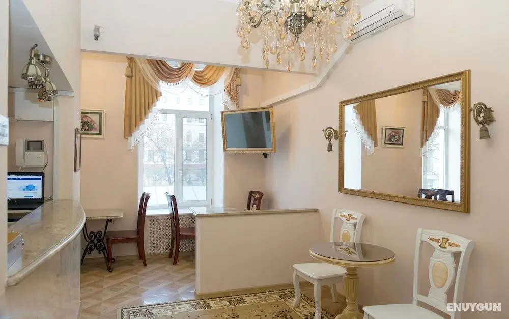 Orfei Hotel on Bolshaya Konyushennaya - Öne Çıkan Resim