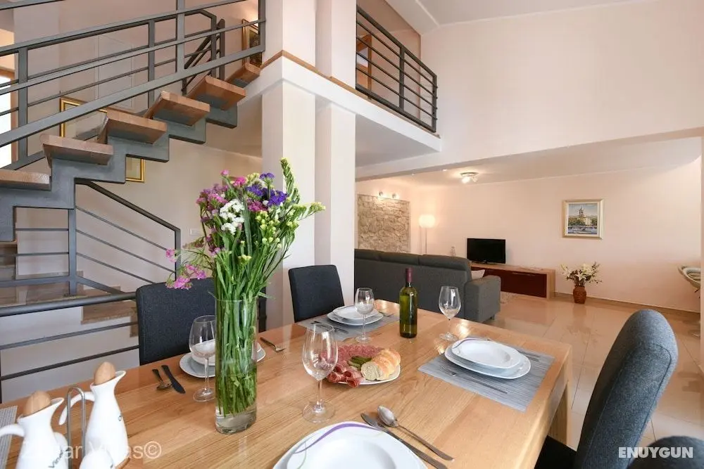 Villa Origano Villa in Center of Zadar With Pool Jacuzzi Playground for Children - Oda