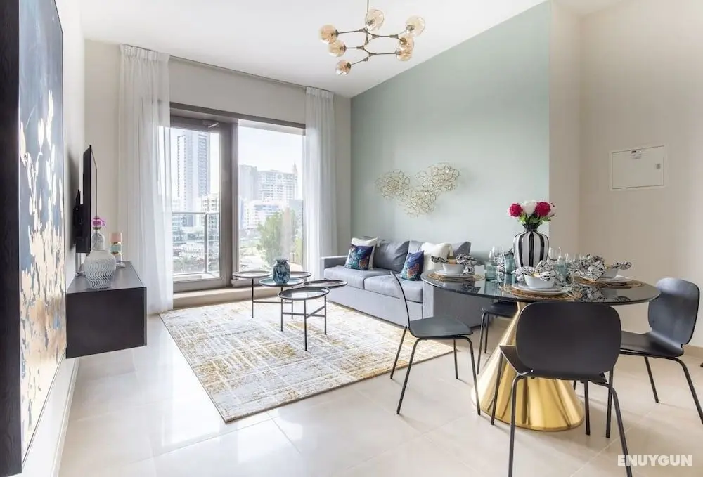 Ornate 1BR w/ Breathtaking Marina Views! - Öne Çıkan Resim