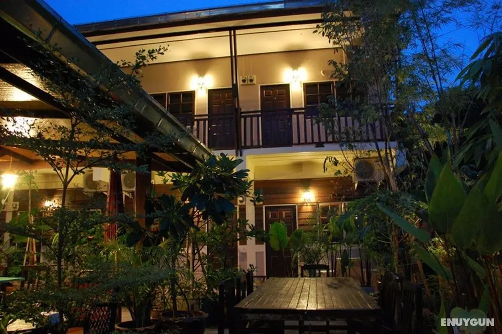 The Outside Inn - Öne Çıkan Resim