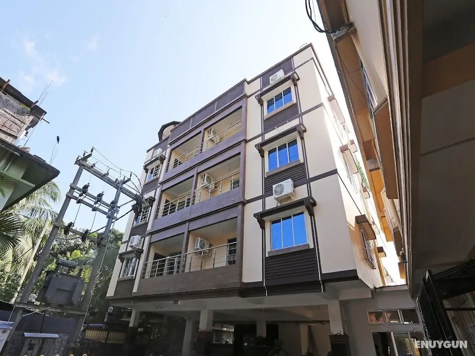 OYO 10734 Hotel NE Residency - Dış Mekan