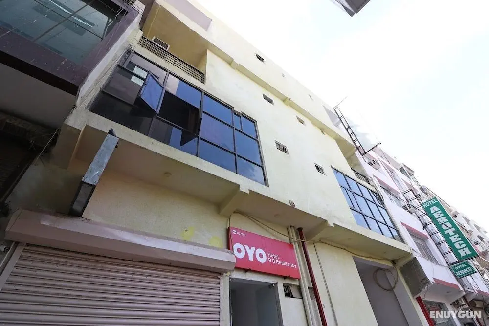 OYO 10795 Hotel RS Residency - Dış Mekan
