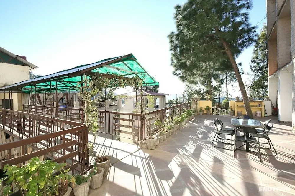 OYO 10985 Home Spacious 1BHK Barog - Öne Çıkan Resim