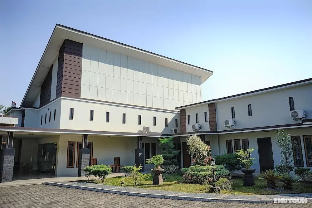 OYO 1283 Guest House Loemajan - Dış Mekan
