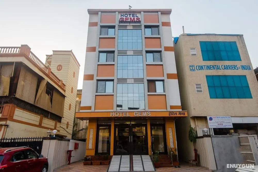 OYO 13511 Hotel Gems - Dış Mekan