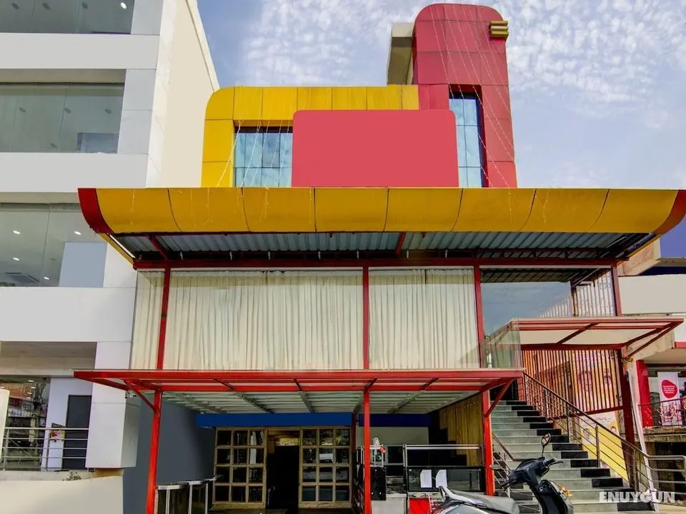 OYO 13584 Hotel Ruchi - Dış Mekan