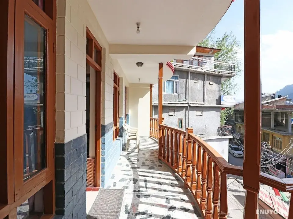 OYO 13732 Home Cozy near Mall Aleo Manali - Oda Düzeni