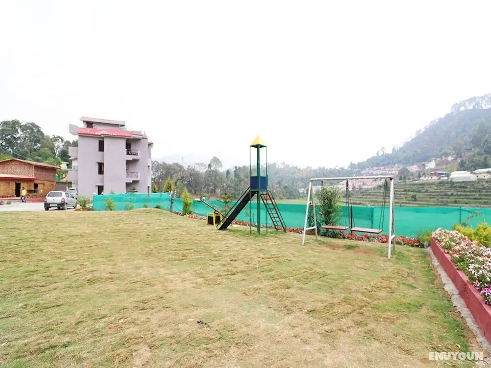 OYO 13756 Damyanty Residency & Resort - Dış Mekan
