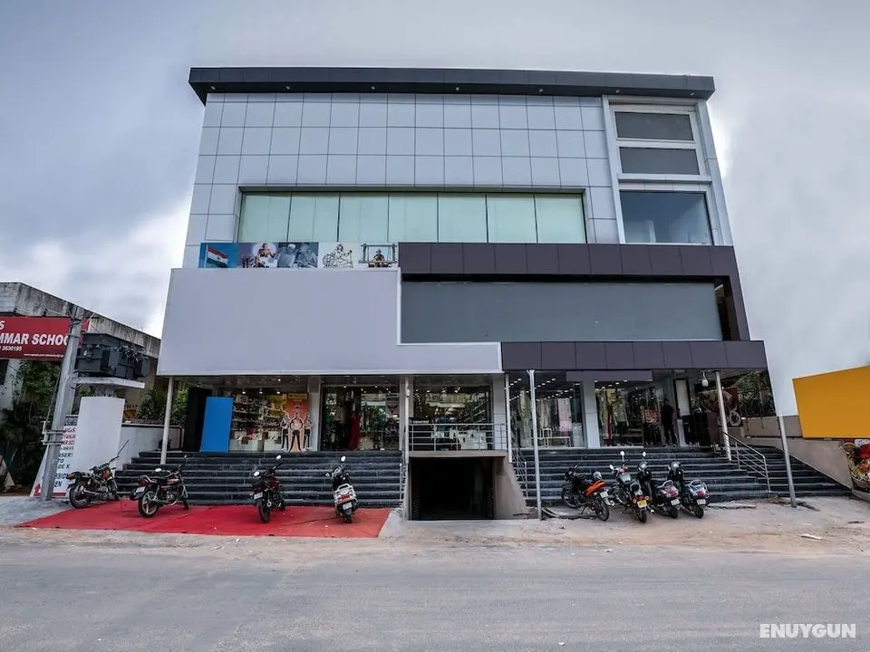 OYO 14859 Akshara grand - Dış Mekan
